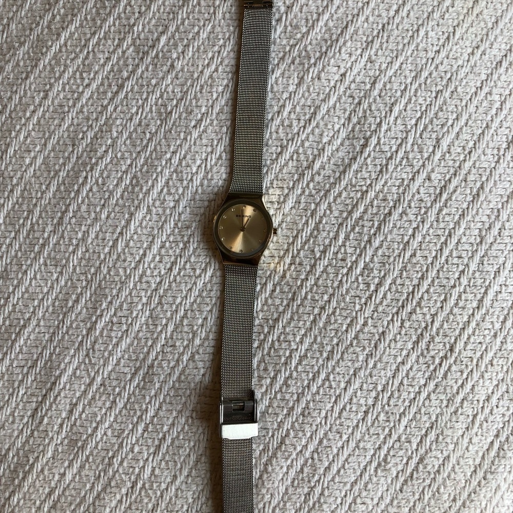 Bering watch-woman’s - Picture 2 of 2